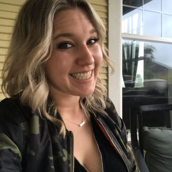 Meet your Posher, Krista - Picture 1 of 1